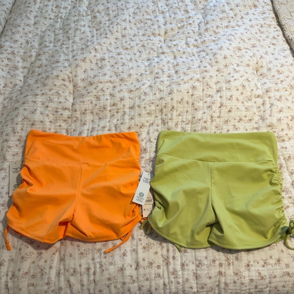 No Boundaries Green & Orange ruched Bike Short - Picture 8 of 11